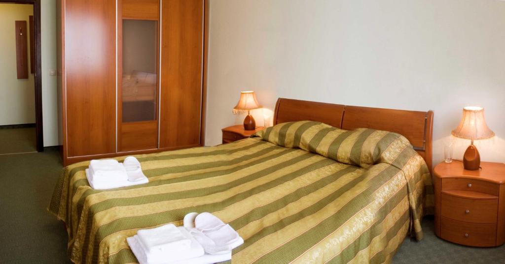 Family Hotel Zora Razlog Room photo
